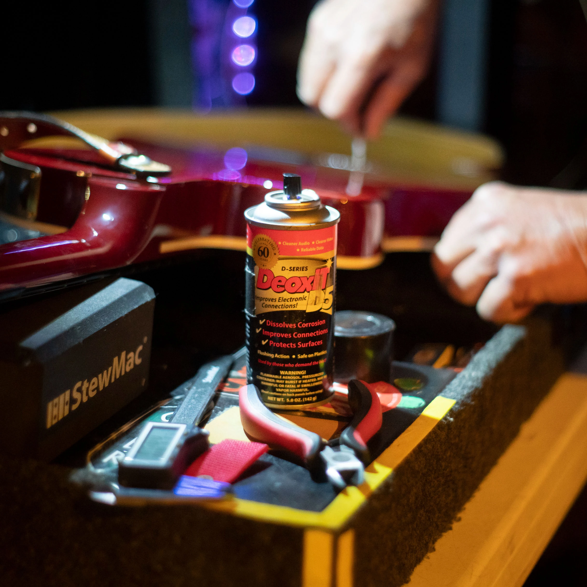 CAIG DeoxIT Pot & Switch Cleaner - StewMac 4 CAIG DeoxIT Pot & Switch Cleaner - StewMac - Image 2