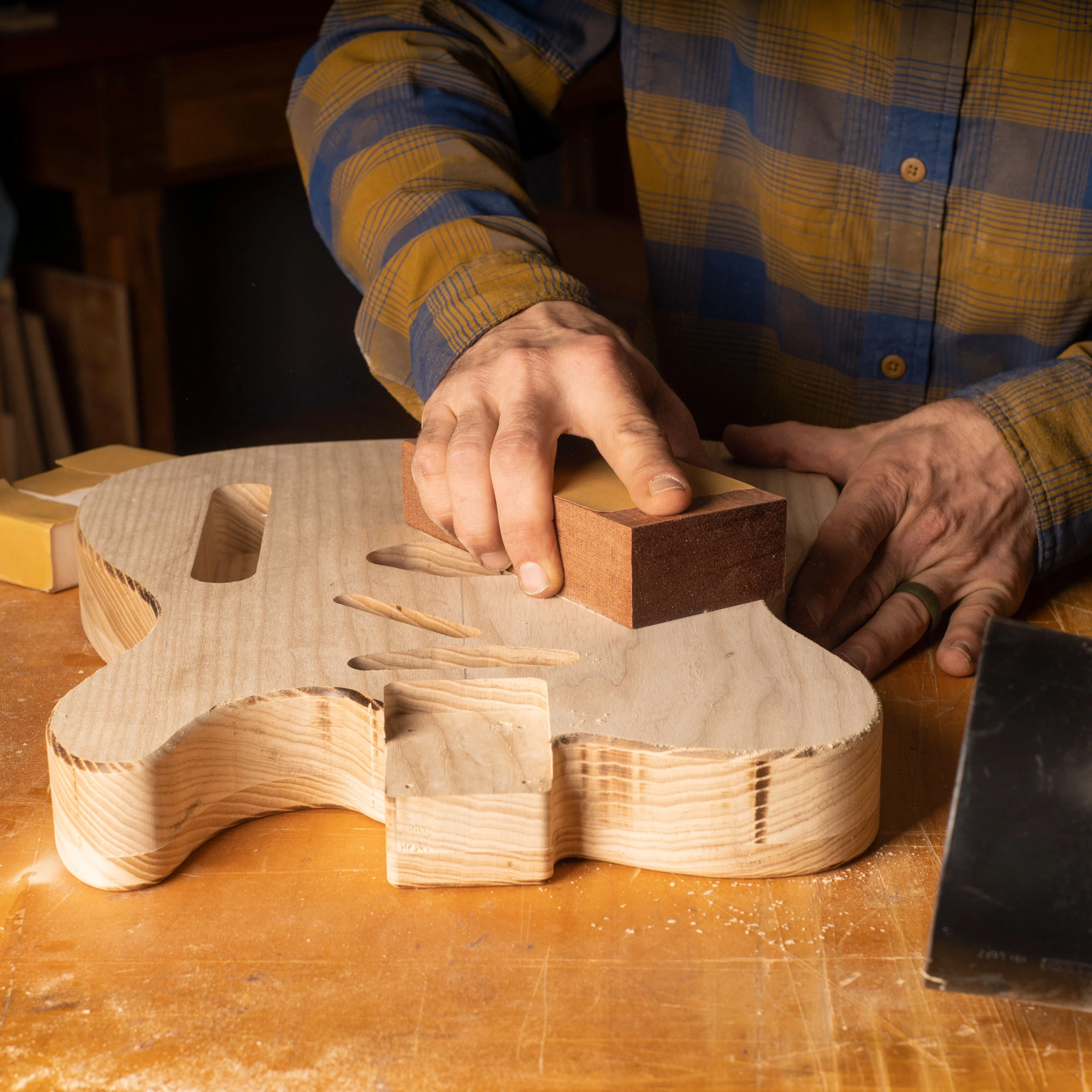 3M Gold Fre-Cut Sandpaper - StewMac 6 3M Gold Fre-Cut Sandpaper - StewMac - Image 4